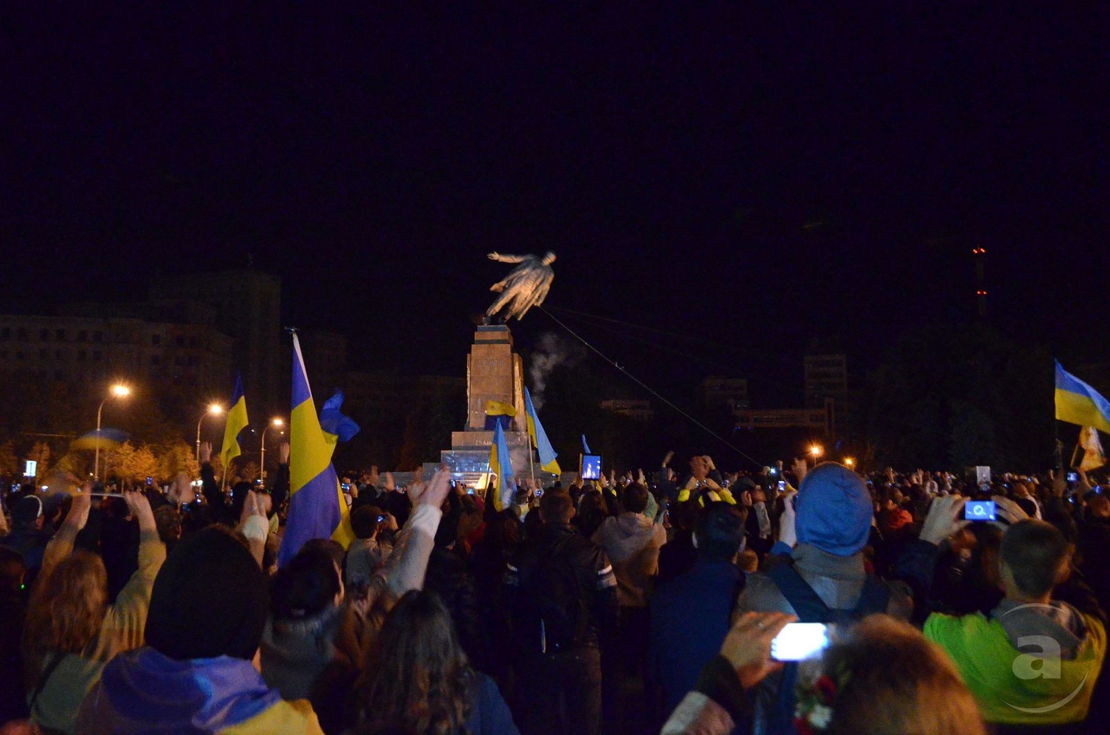 Повалення пам'ятника Леніну на майдані Свободи, 28 вересня 2015 року