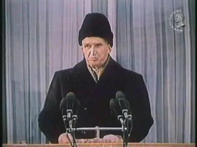Чаушеску на балконе ЦК РКП 21 декабря 1989 года
