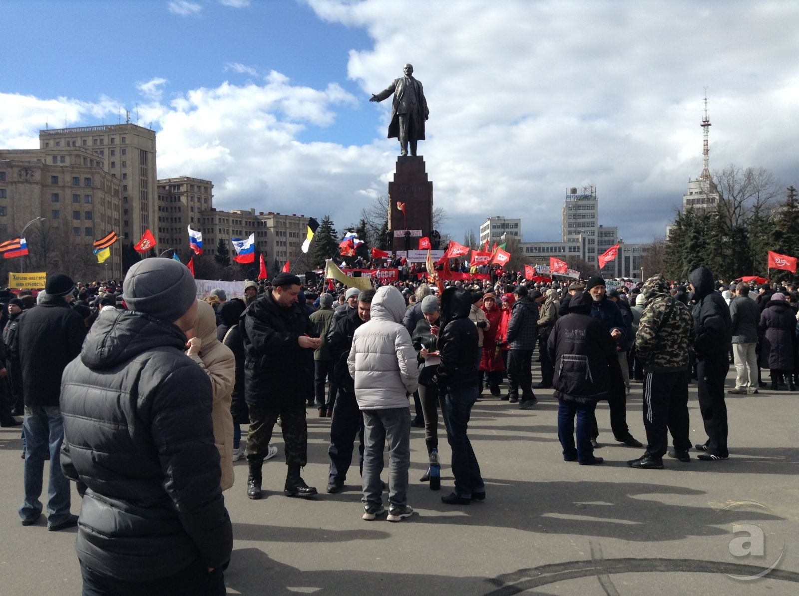 Митинг в харькове. Референдум в харькове. Митинг в харькове. Площадь свободы харьков 2014. Митинг в харькове 2014.