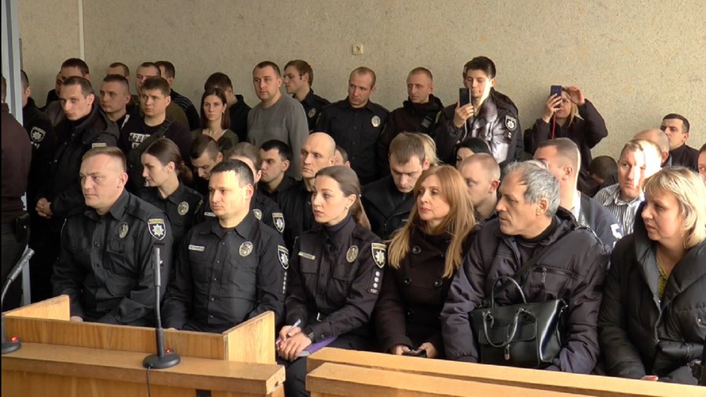 На засідання суду приїхала начальниця патрульної поліції Харкова Альона Стрижак. Фото: suspilne.media
