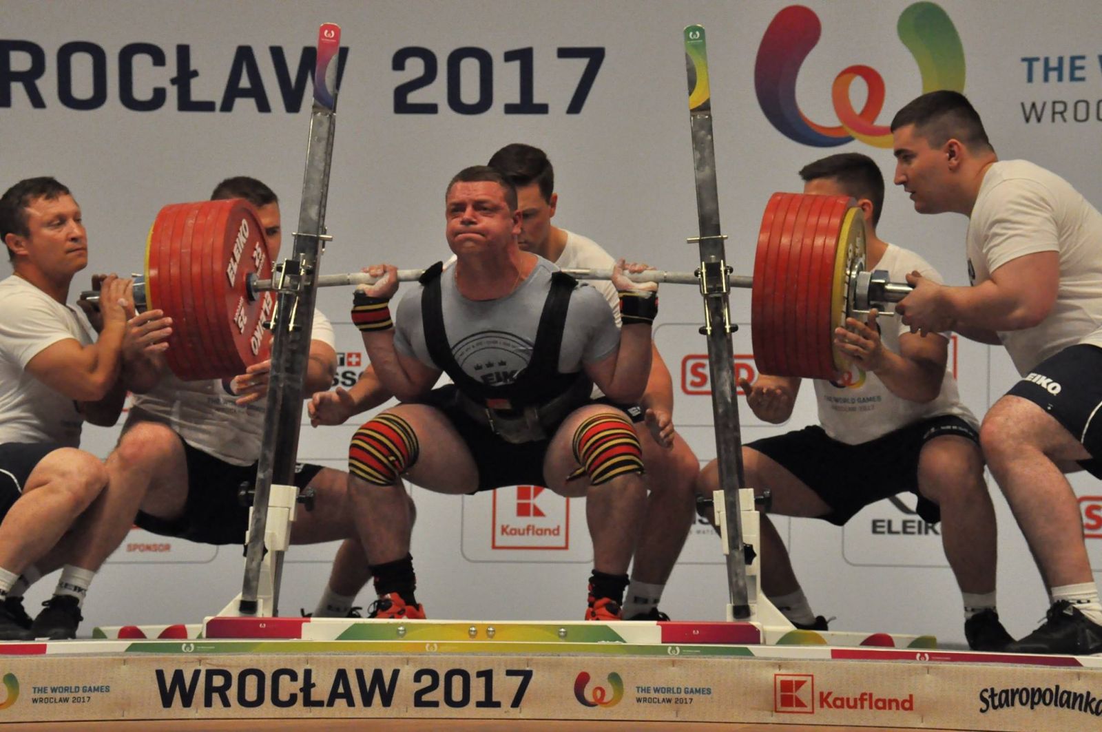 Сергій Білий. Тут вже тиск від грудей — майже 300 кг