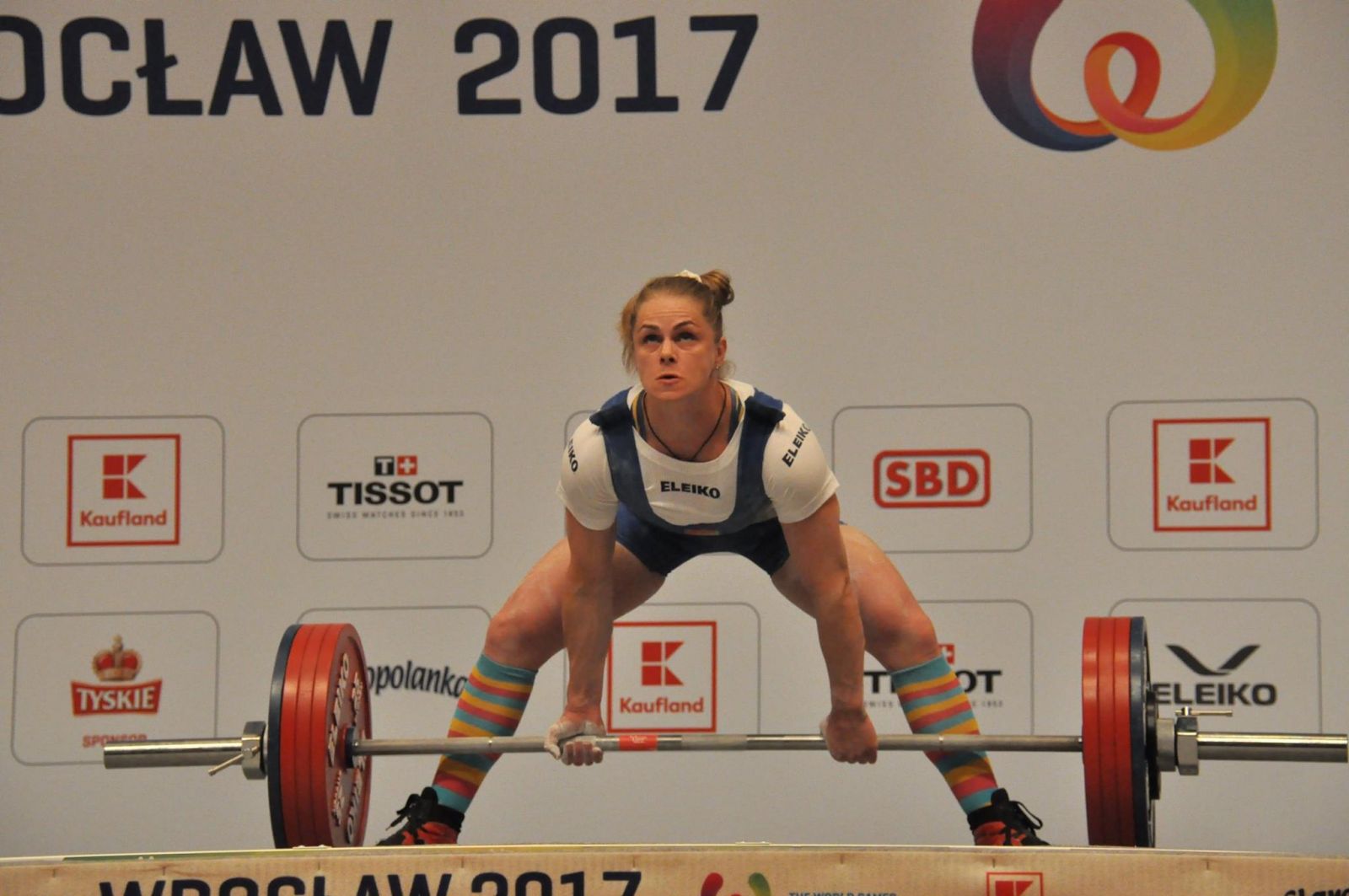 Лариса Соловйова. Тисне 170 кг від грудей, підіймає з місця 210