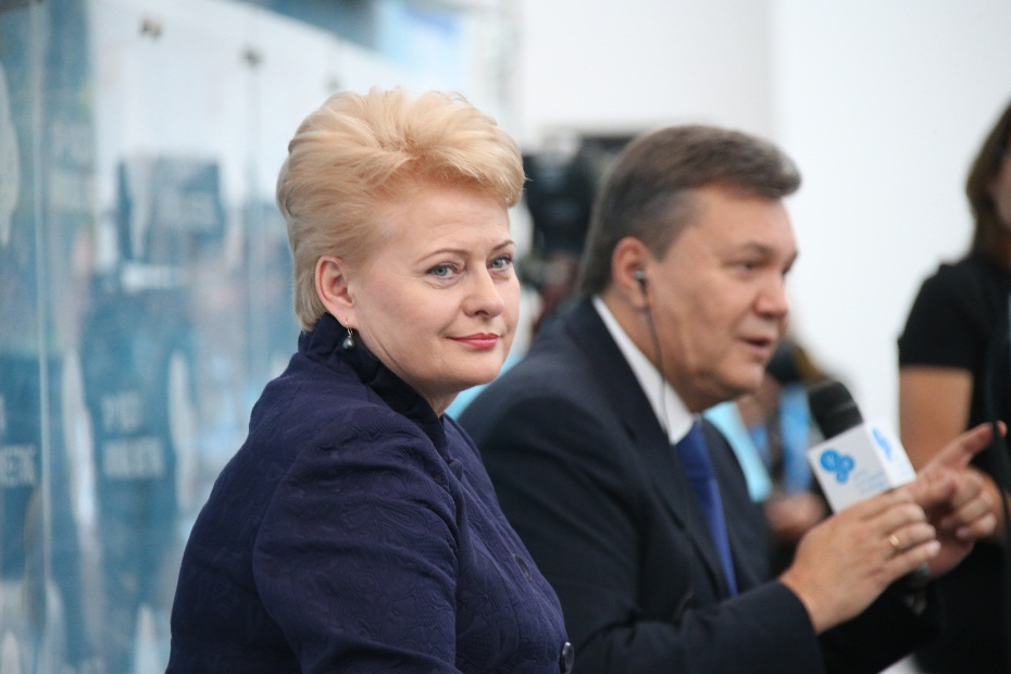 Даля Грибаускайте и Виктор Янукович. Двусторонняя встреча в Ялте 20 сентября 2013 года, во время которой президенты обсуждали условия, необходимые для подписания соглашения об ассоциации Украины с ЕС 