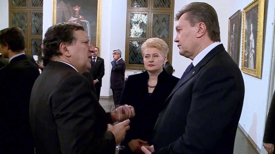 Президент Литвы Даля Грибаускайте, президент Еврокомиссии Жозе Мануэль Баррозу и президент Украины Виктор Янукович на Саммите в Вильнюсе. 28 ноября 3013 года