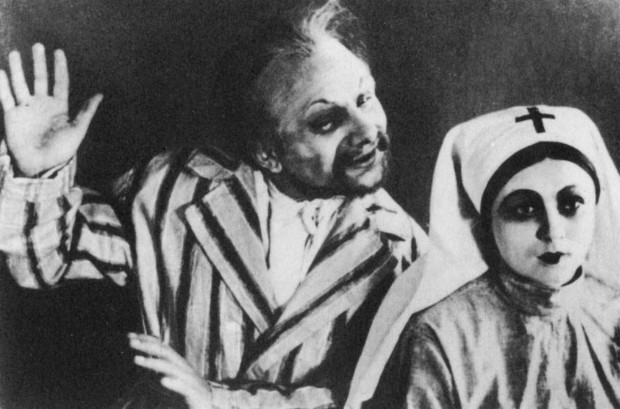 Актори Мар'ян Крушельницький та Ольга Даценко. Вистава «Народний Малахій», 1928 рік. Фото: encyclopediaofukraine.com