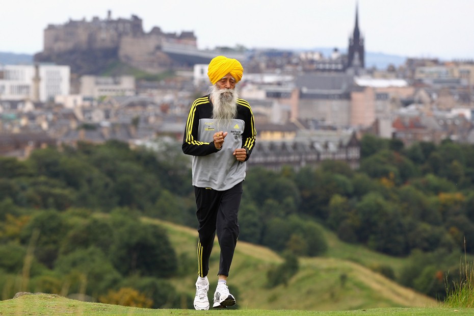Британский бегун-марафонец индийского происхождения Фауджа Сингх (Fauja Singh), 102 года.  Автор фото: Алексей Булатов  
