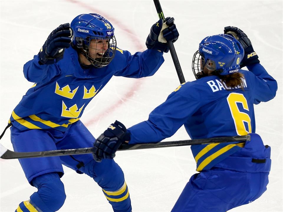 А это уже женский хоккей. Сборная Швеции демонстрирует чемпионские амбиции